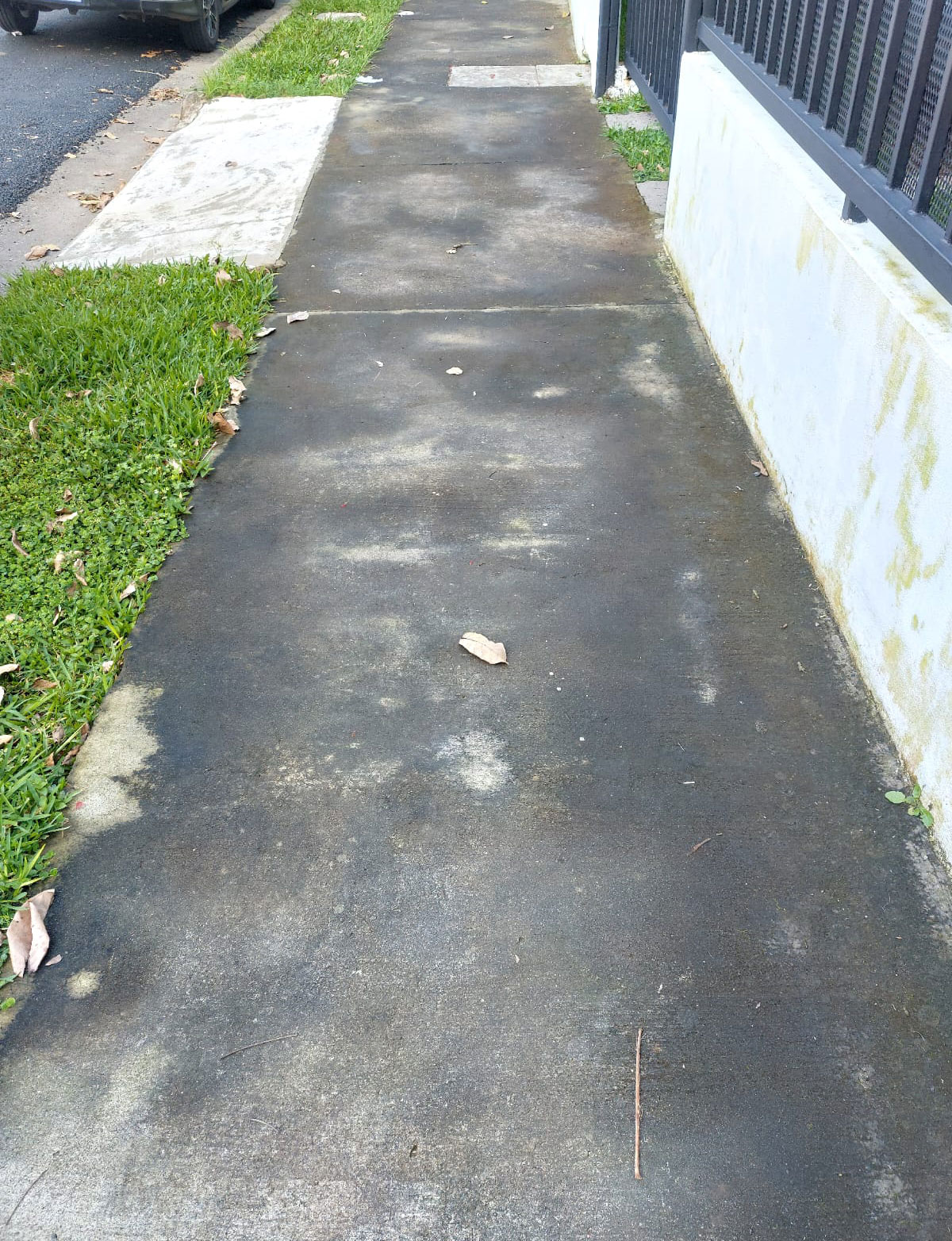 Aceras Resbalosas: Solución con Softwash de Hidrosolution