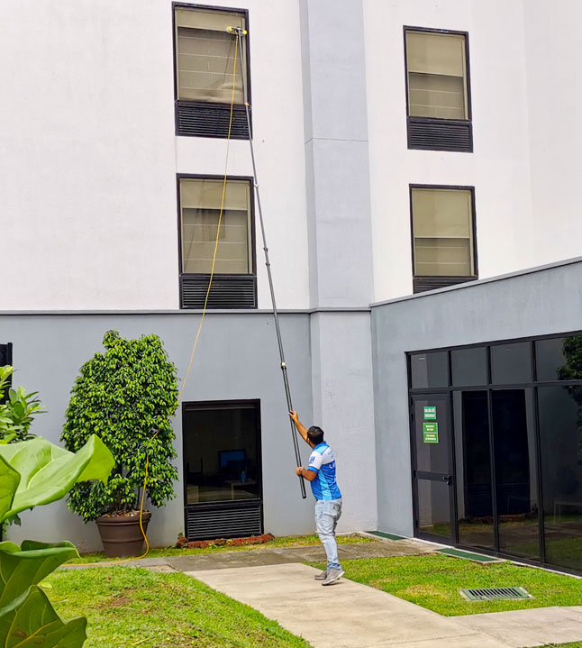 limpieza de vidrios en altura